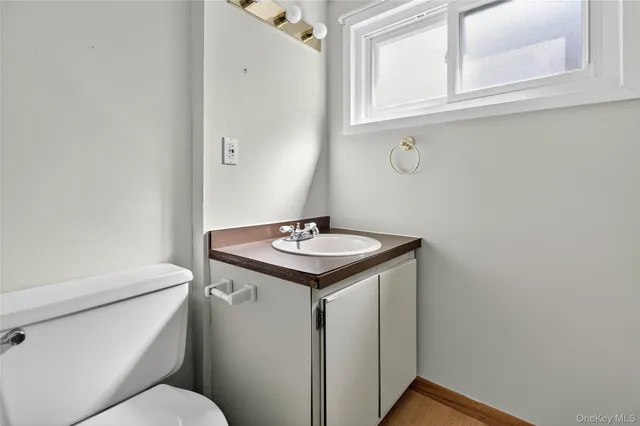 $599,000 | 8 Lovers Lane, Huntington, NY 11743