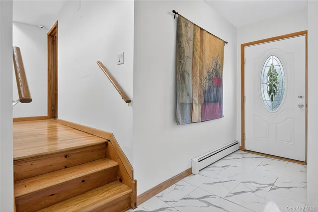 $599,000 | 8 Lovers Lane, Huntington, NY 11743