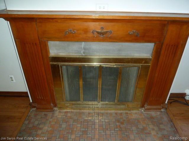 3949 Cadieux Road Detroit, MI 48224 - Photo 4 of 18 P1060385.JPG