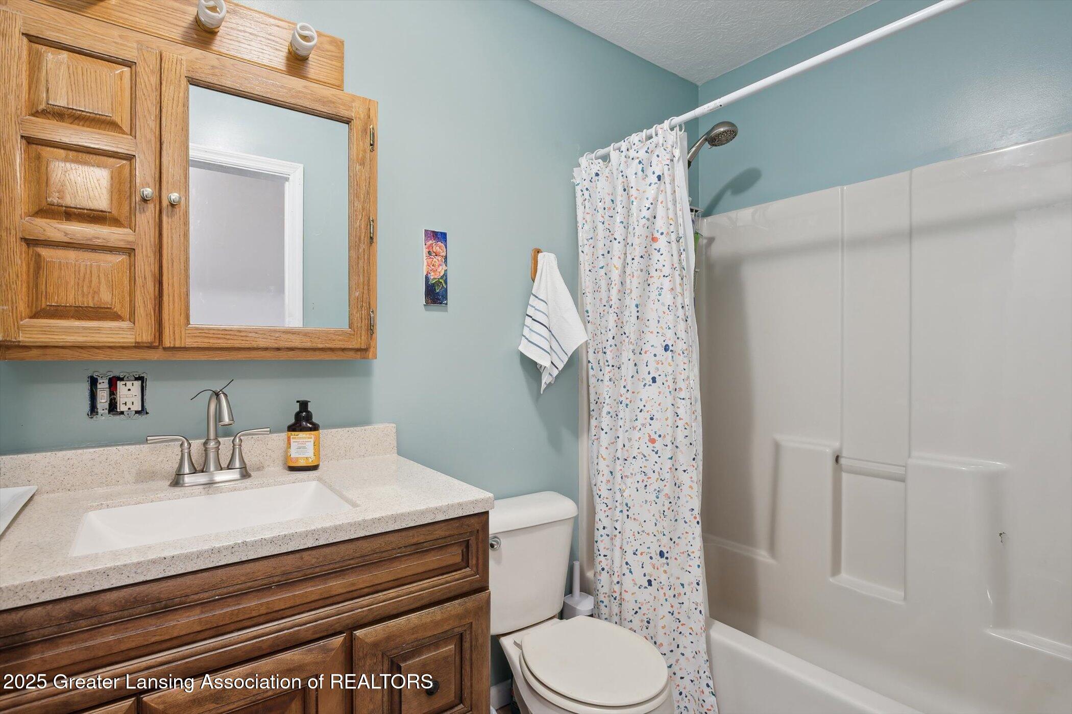 3005 Budd Road Stockbridge, MI 49285 - Photo 21 of 32 Bathroom