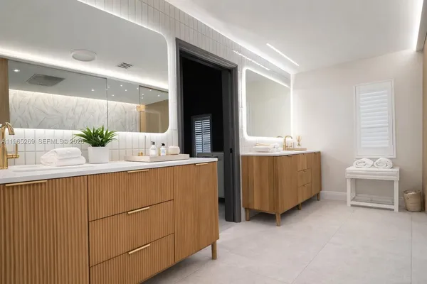 $2,899,999 | 7440 Southwest 174th Street, Palmetto Bay, FL 33157