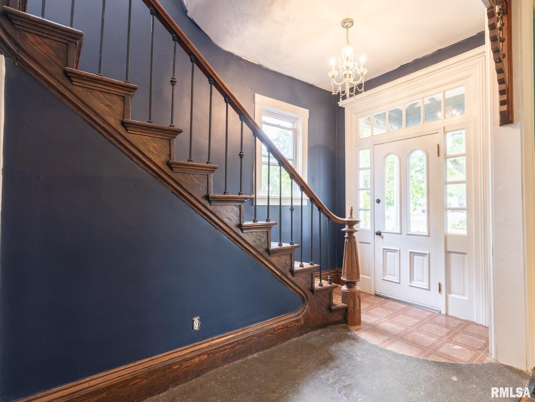 715 North 4th Street Pekin, IL 61554 - Photo 9 of 41