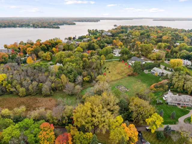 $3,295,000 | 128 Peavey Lane, Wayzata, MN 55391