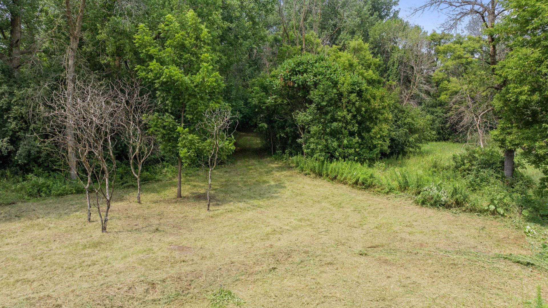 128 Peavey Lane Wayzata, MN 55391 - Photo 5 of 11