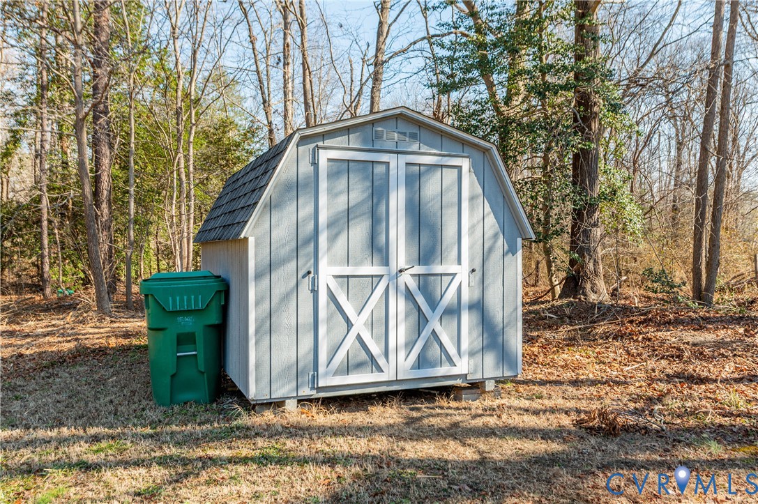 10298 Jamestown Road Ashland, VA 23005 - Photo 43 of 46 a view of outdoor space and yard