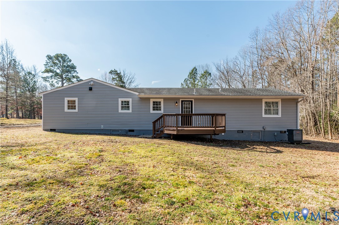 10298 Jamestown Road Ashland, VA 23005 - Photo 45 of 46 a house view with a garden space