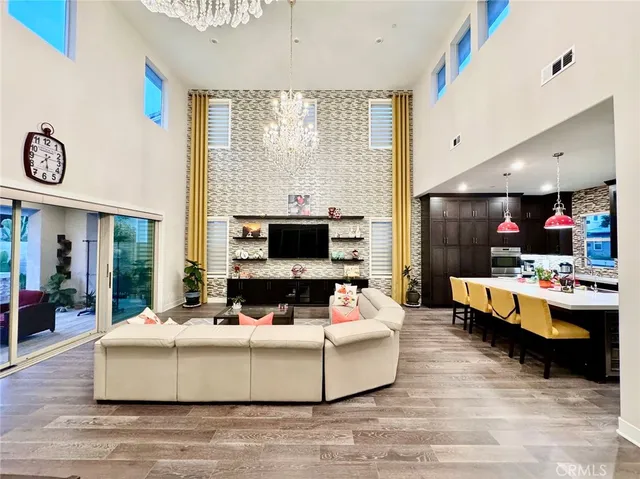 $2,000 | 71 Cartwheel, Irvine, CA 92618