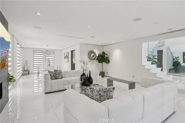 $2,750,000 | 23670 Park Andorra, Calabasas, CA 91302