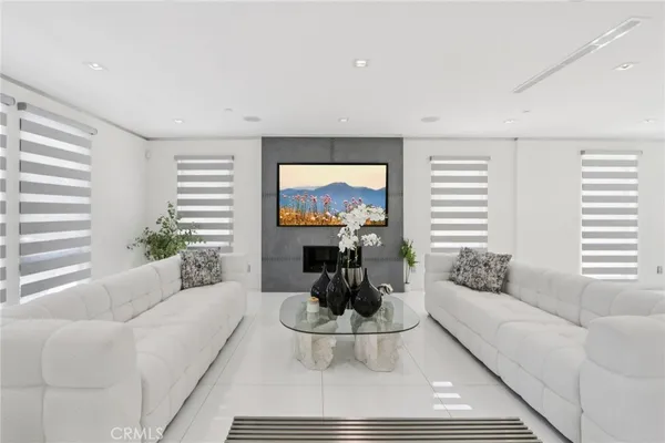 $2,750,000 | 23670 Park Andorra, Calabasas, CA 91302
