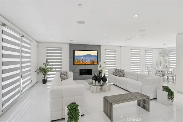 $2,750,000 | 23670 Park Andorra, Calabasas, CA 91302
