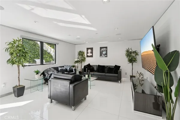 $2,750,000 | 23670 Park Andorra, Calabasas, CA 91302