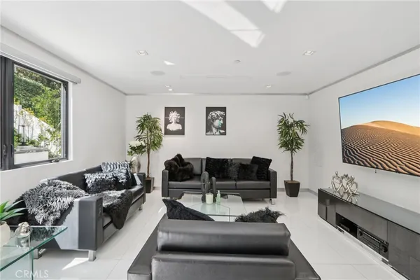 $2,750,000 | 23670 Park Andorra, Calabasas, CA 91302