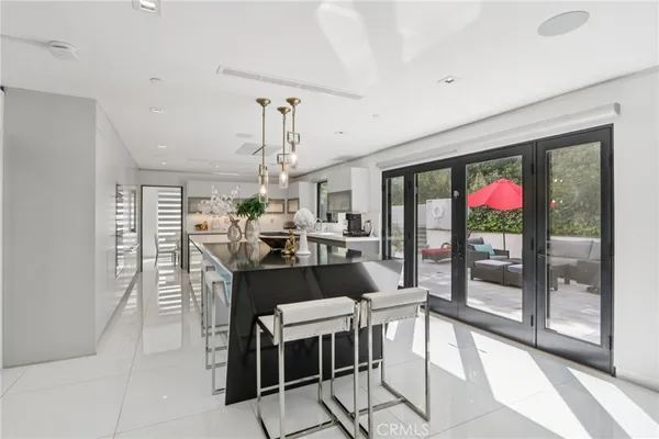 $2,750,000 | 23670 Park Andorra, Calabasas, CA 91302