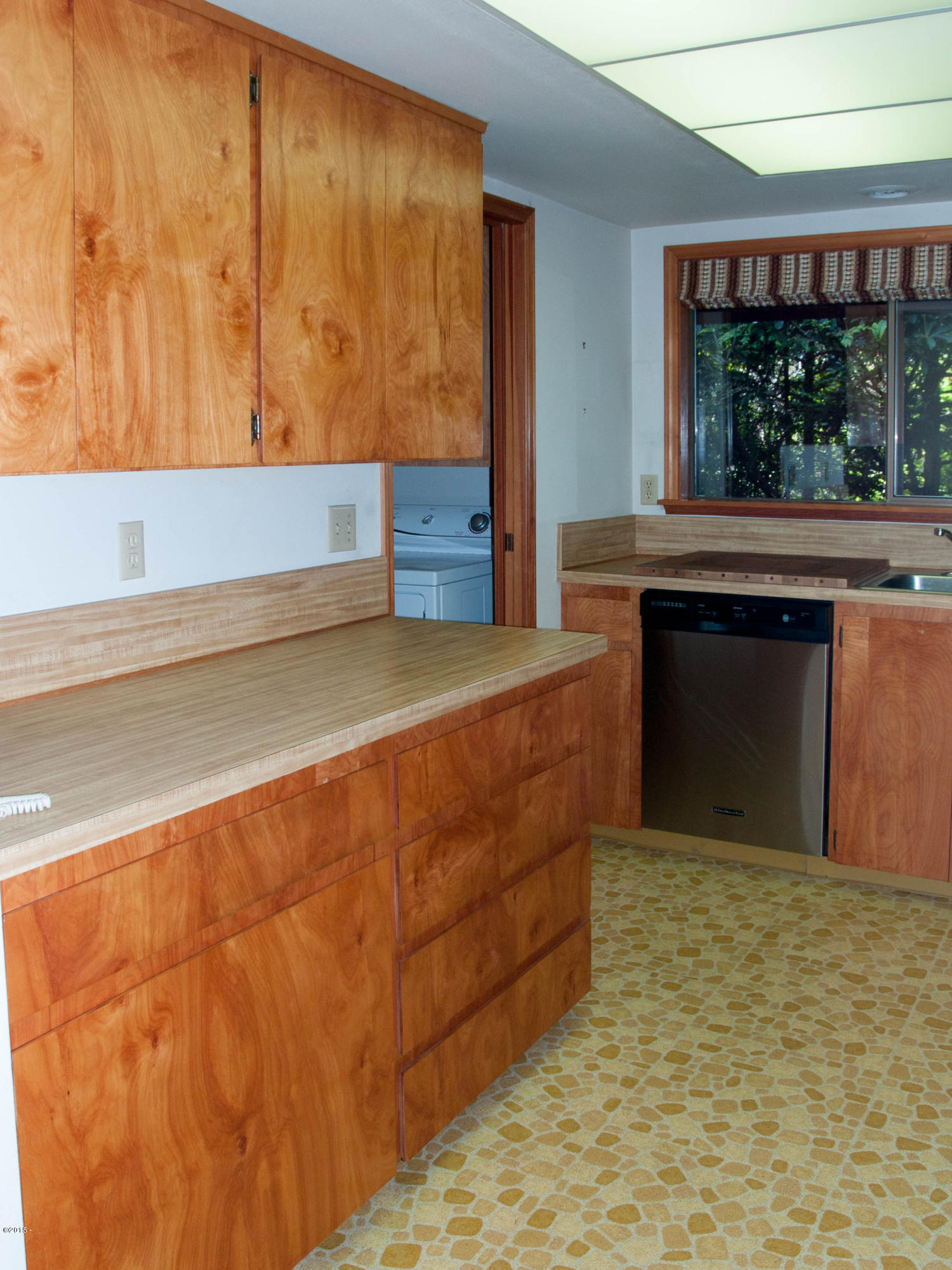 80 Ridge Place Depoe Bay, OR 97341 - Photo 27 of 36 Kitchen.1