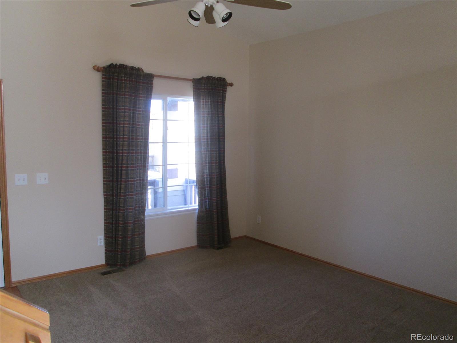 9611 Rockhampton Way Highlands Ranch, CO 80130 - Photo 3 of 18 Gallery Image 3
