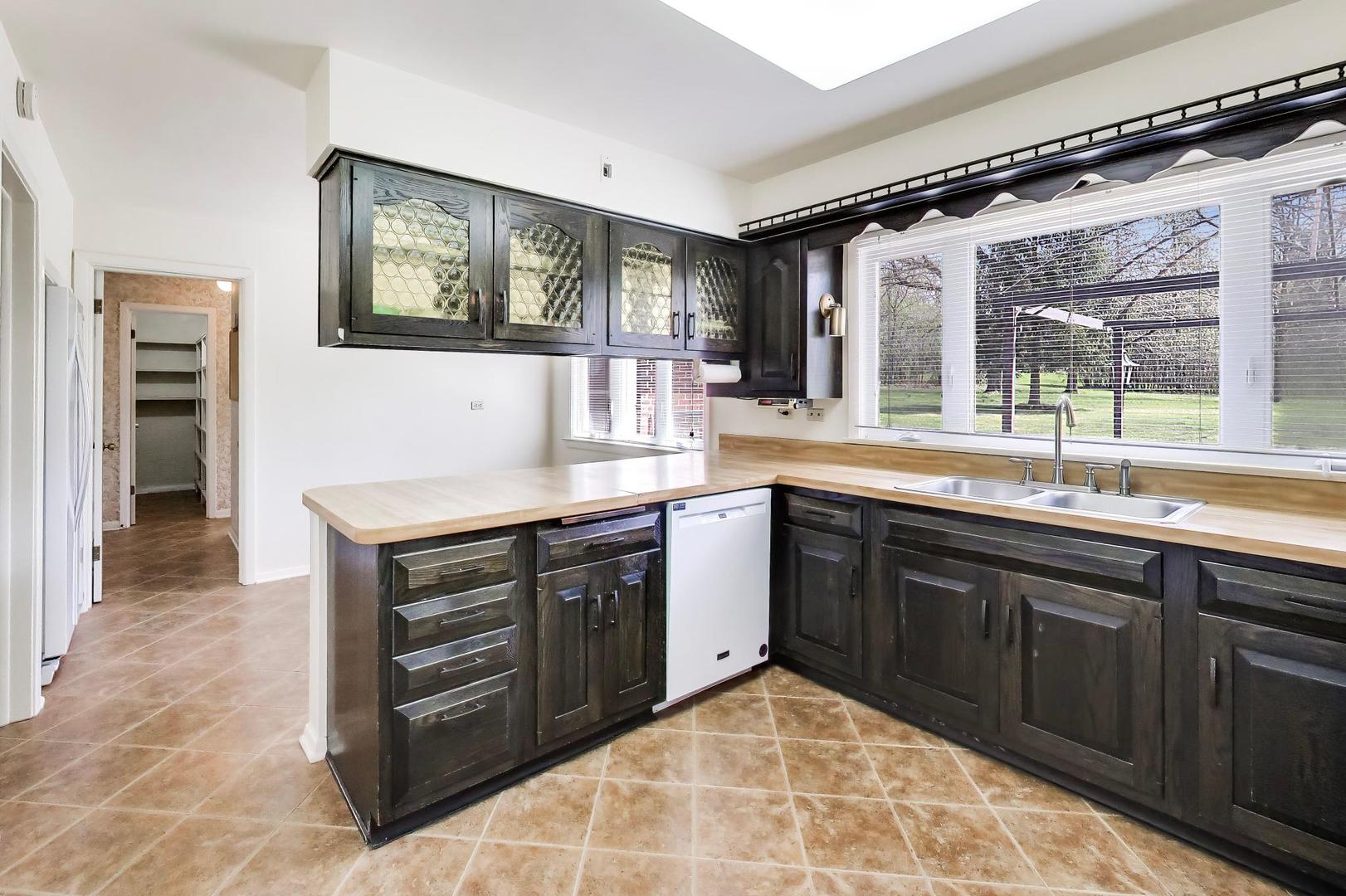 133 Howe Terrace Barrington, IL 60010 - Photo 12 of 45