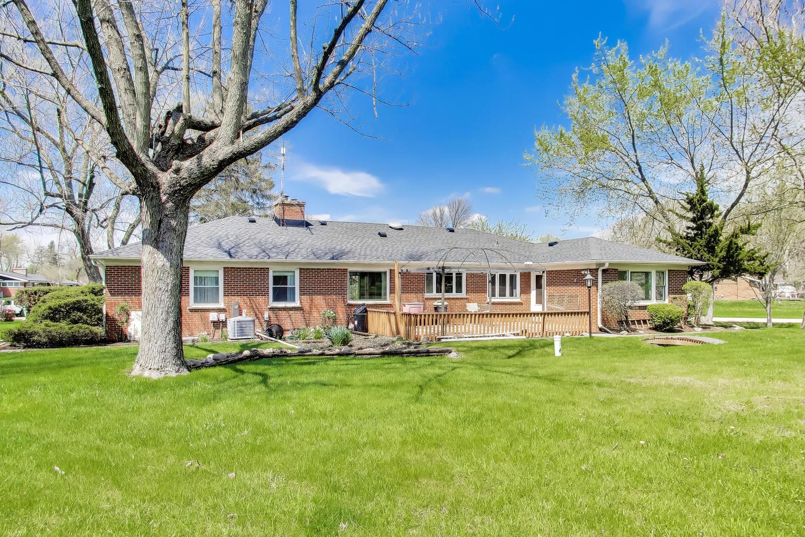 133 Howe Terrace Barrington, IL 60010 - Photo 38 of 45