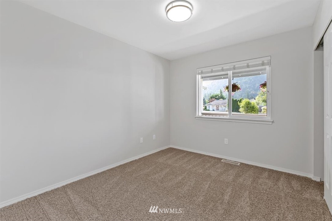 2115 Riley Road Mount Vernon, WA 98274 - Photo 17 of 24 Gallery Image 17
