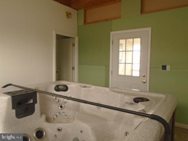 613 Mace Avenue Baltimore, MD 21221 - Photo 14 of 32 Gallery Image 14