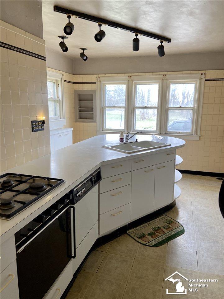 4382 South Custer Road Monroe, MI 48161 - Photo 4 of 19