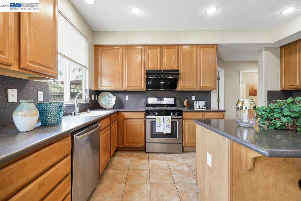 1413 Angus Street Patterson, CA 95363 - Photo 31 of 60