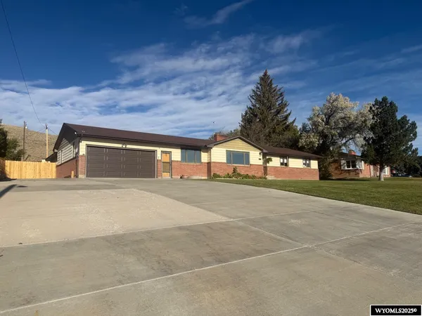 $487,000 | 2002 Happy Hollow Circle, Rawlins, WY 82301