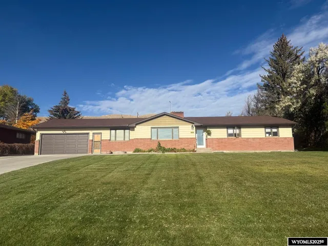 $487,000 | 2002 Happy Hollow Circle, Rawlins, WY 82301