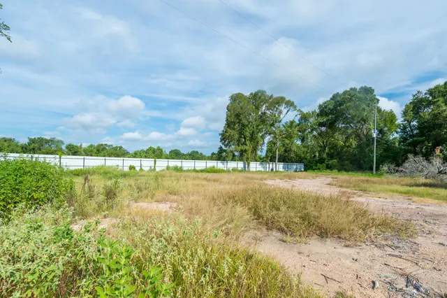 a view of an outdoor space and a yard