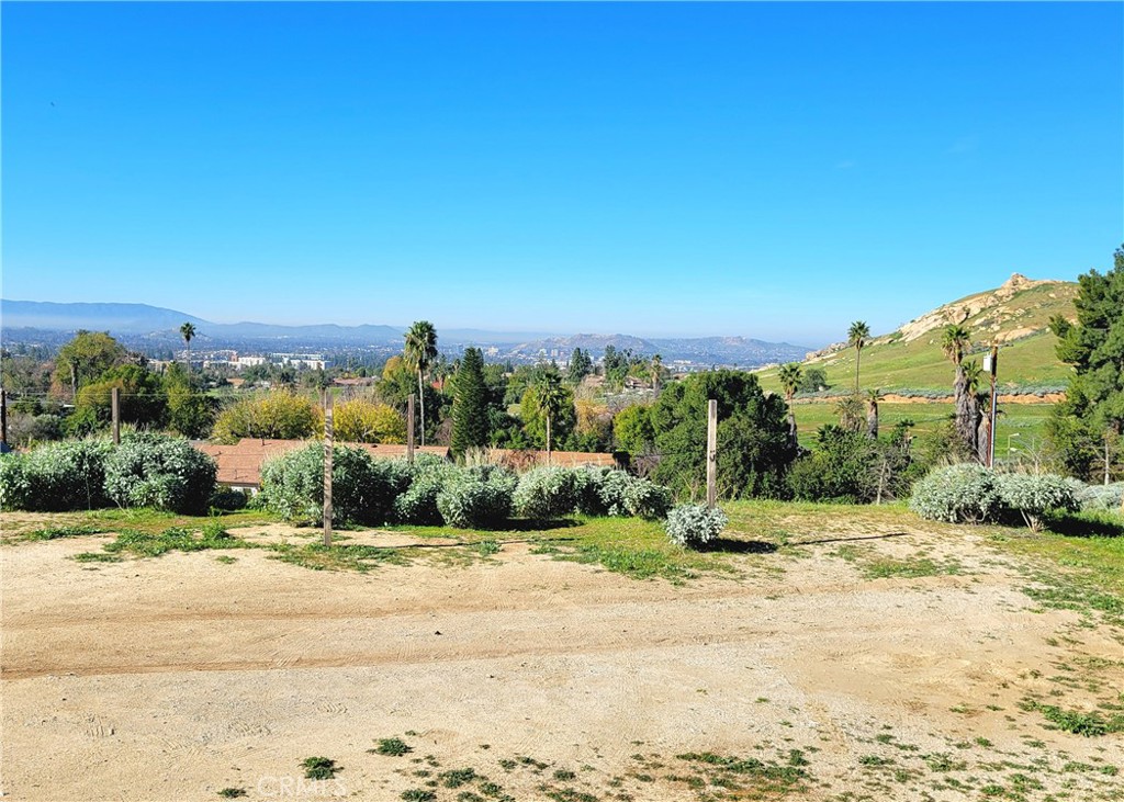 2935 Galaxie Heights Road Riverside, CA 92507 - Photo 3 of 45 Gallery Image 3