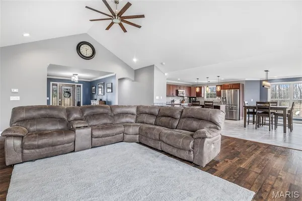 $724,900 | 4095 Saddle Wood Road, De Soto, MO 63020