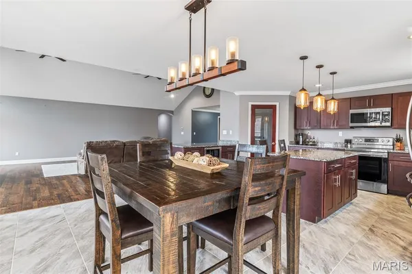 $724,900 | 4095 Saddle Wood Road, De Soto, MO 63020