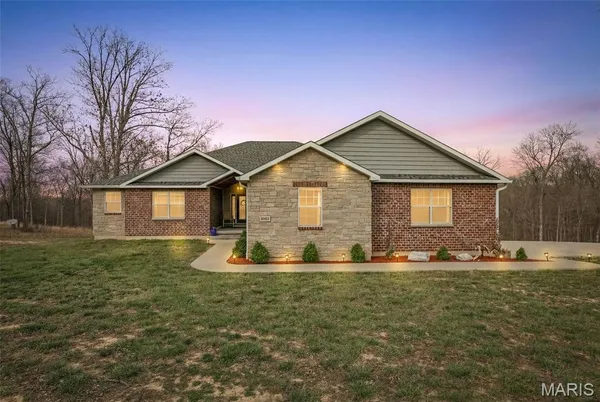 $724,900 | 4095 Saddle Wood Road, De Soto, MO 63020