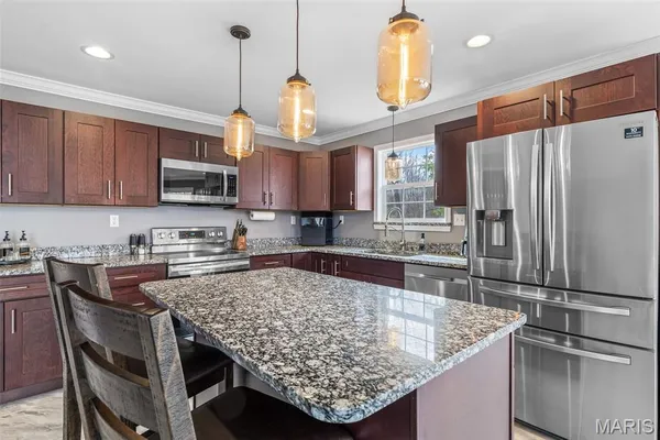 $724,900 | 4095 Saddle Wood Road, De Soto, MO 63020