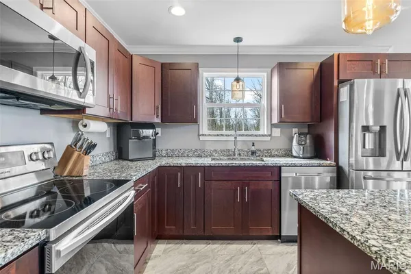 $724,900 | 4095 Saddle Wood Road, De Soto, MO 63020