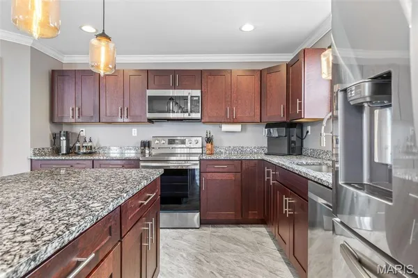 $724,900 | 4095 Saddle Wood Road, De Soto, MO 63020