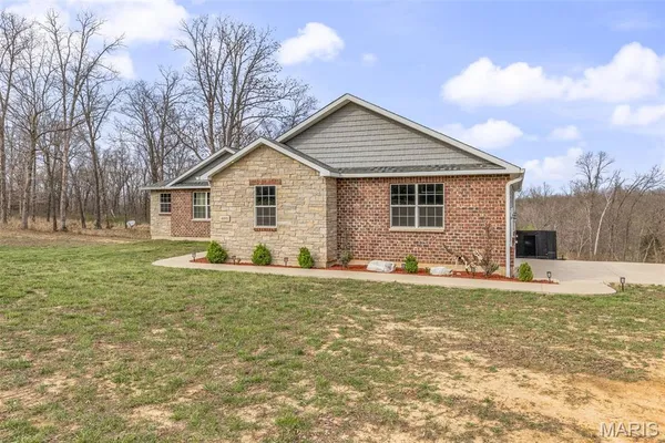 $724,900 | 4095 Saddle Wood Road, De Soto, MO 63020