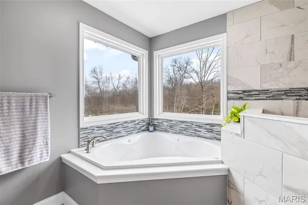 $724,900 | 4095 Saddle Wood Road, De Soto, MO 63020