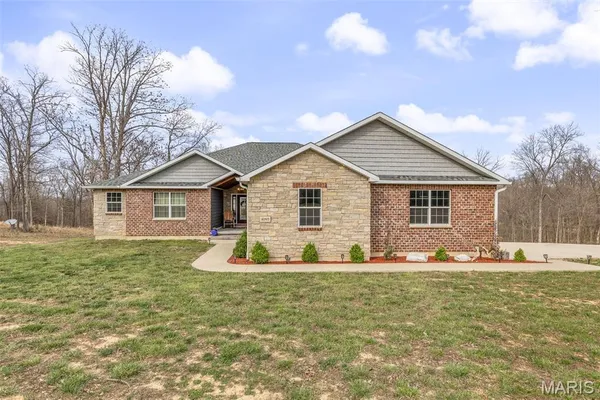$724,900 | 4095 Saddle Wood Road, De Soto, MO 63020