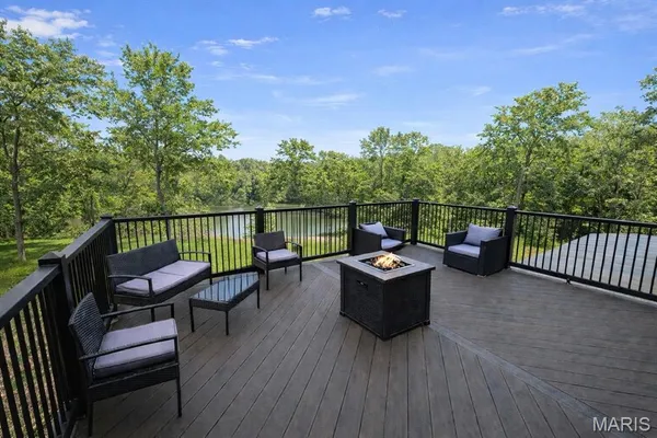 $724,900 | 4095 Saddle Wood Road, De Soto, MO 63020