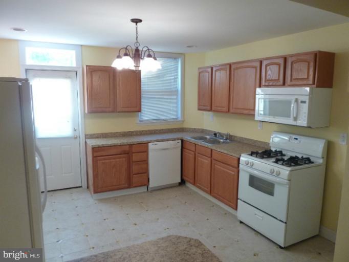 3923 Falls Road Baltimore, MD 21211 - Photo 11 of 15 Brand New Kitchen