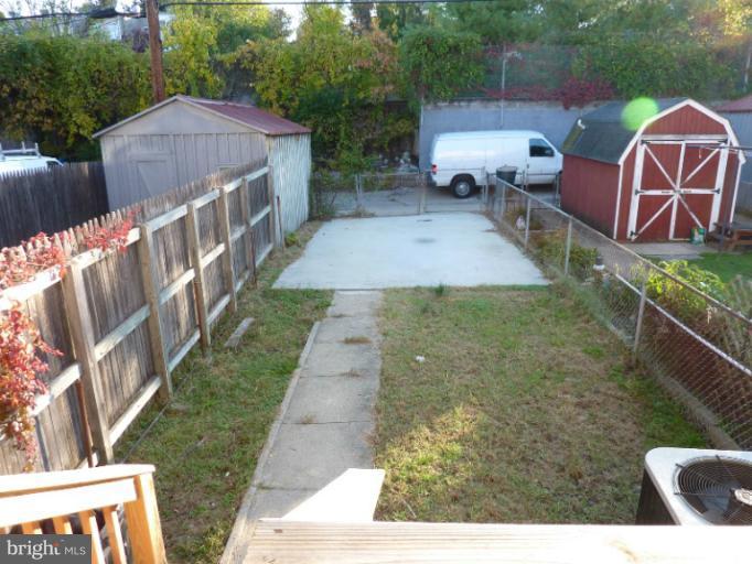 3923 Falls Road Baltimore, MD 21211 - Photo 4 of 15 Parking Pad