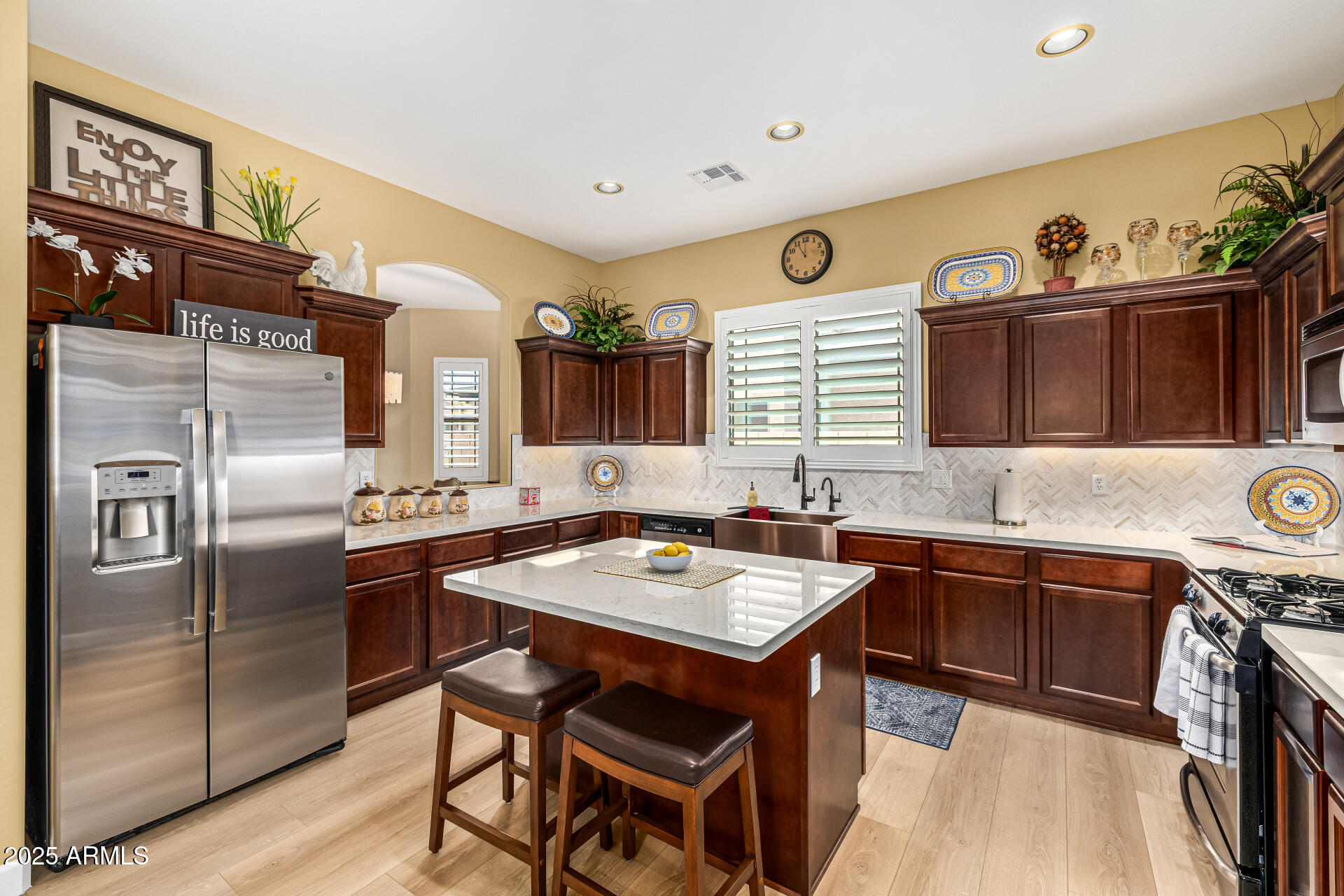6202 East McKellips Road, Unit 177 Mesa, AZ 85215 - Photo 15 of 54 Gorgeous Chef-Inspired Kitchen