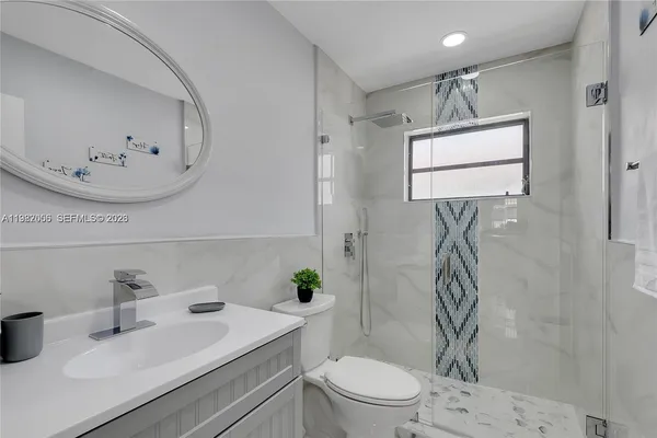 $3,650 | 895 West 39th Place, Hialeah, FL 33012