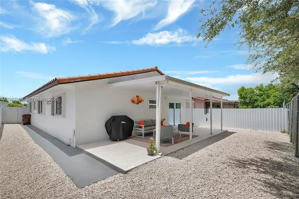 $3,650 | 895 West 39th Place, Hialeah, FL 33012