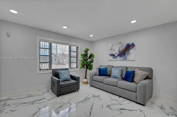 $3,650 | 895 West 39th Place, Hialeah, FL 33012