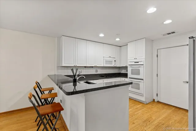 $379,000 | 1812 South State Street, Unit 34, Chicago, IL 60616