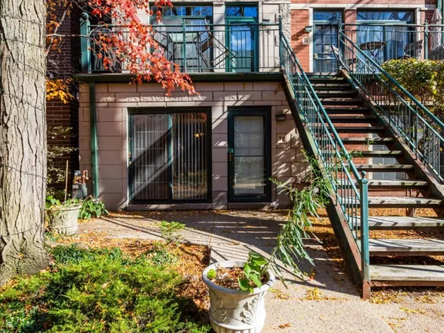 $364,000 | 1812 South State Street, Unit 34, Chicago, IL 60616