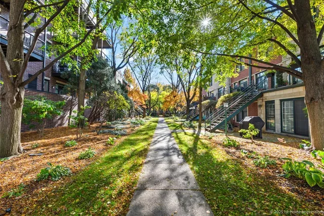 $364,000 | 1812 South State Street, Unit 34, Chicago, IL 60616