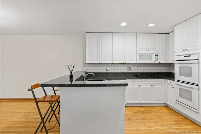 $379,000 | 1812 South State Street, Unit 34, Chicago, IL 60616