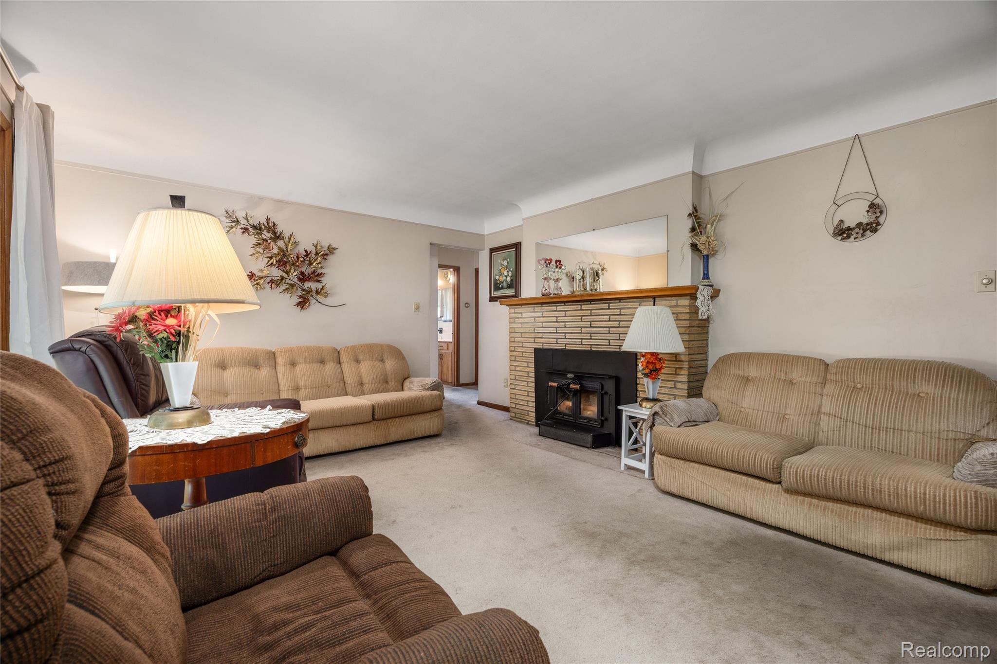 20432 Meridian Road Grosse Ile, MI 48138 - Photo 3 of 18 Living Room